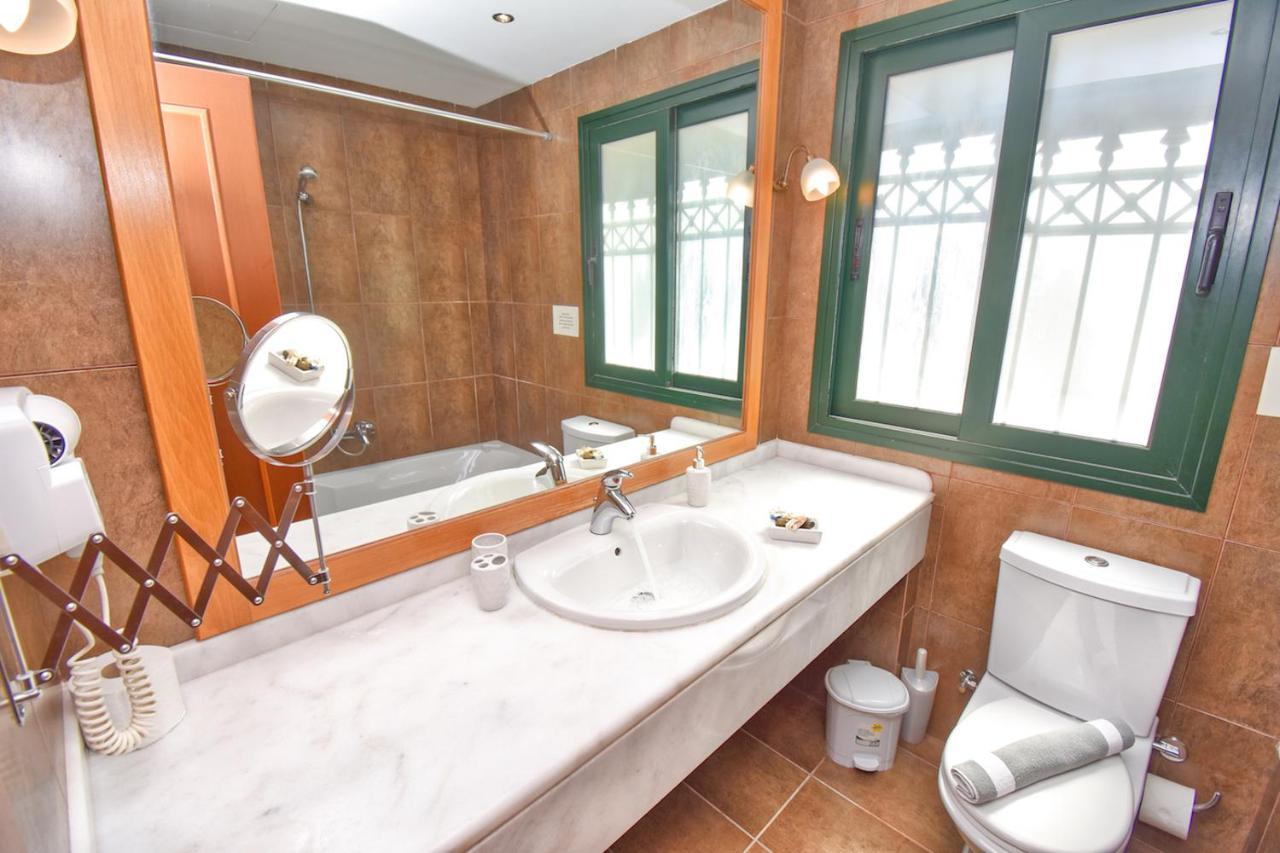 Corfu Resorts Villas Pelekas Bagian luar foto